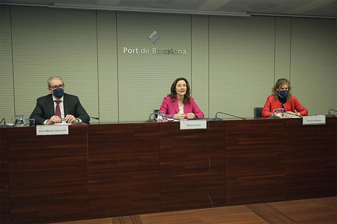 José Alberto Carbonell, General Manager of the Port of Barcelona; Mercè Conesa, President, and Miriam Alaminos, Deputy Manager of Economic and Financial