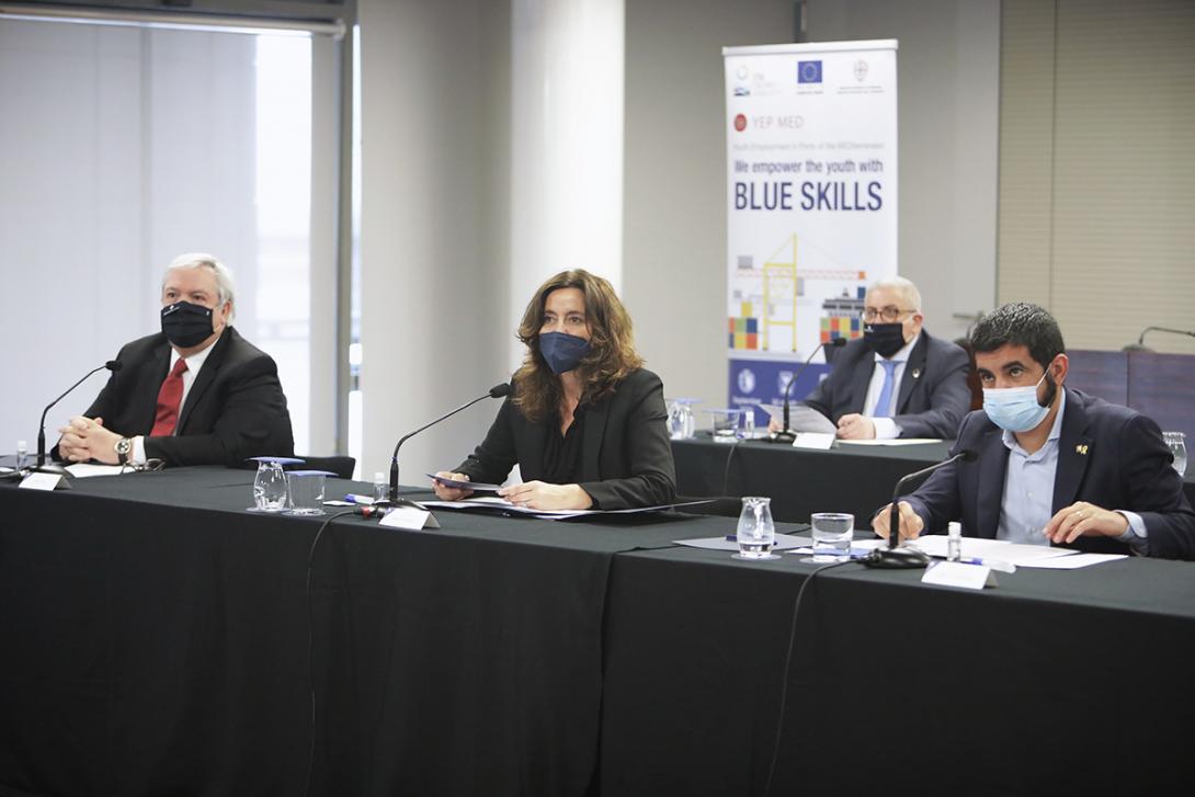 El acto de firma del Acuerdo Estratégico para el impulso de la Formación Profesional en el sector logístico y portuario ha tenido lugar esta mañana en el Port de Barcelona.