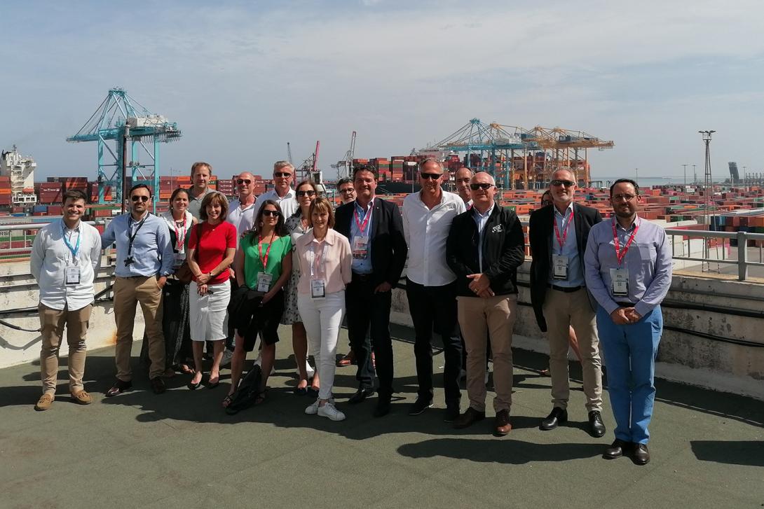 La delegació d'empresaris franceses va visitar el divendres distintes instal·lacions del Port de Barcelona.