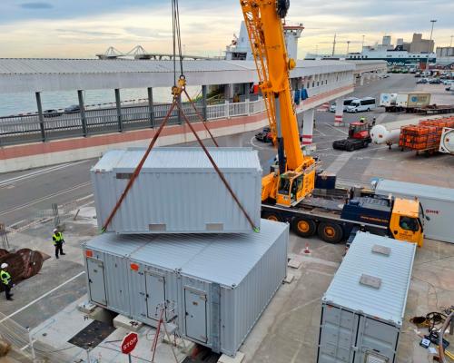 The modules that make up the OPS are already installed at the Grimaldi terminal on Sant Bertran wharf.