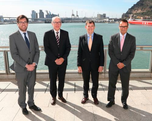 De izquierda a derecha, Jaume Baró, secretario de Empresa y Competitividad y consejero delegado de ACCIÓ, José Alberto Carbonell, presidente del Port de Barcelona, Andrés Martín, fundador y CEO de Elian, y Àlex Garcia, director general del Port de Barcelona.