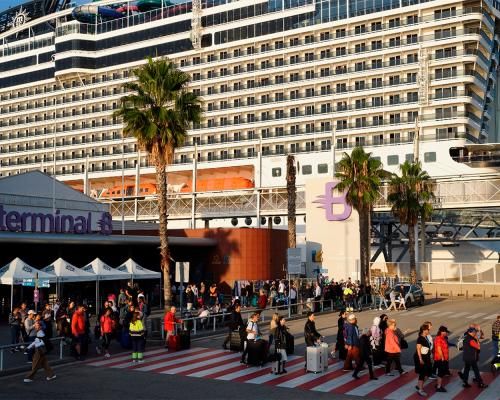 Passatgers de creuer al Port de Barcelona.