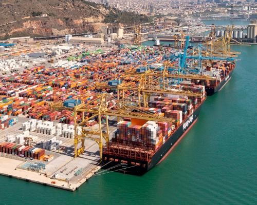 Terminal de contenidors al Port de Barcelona.