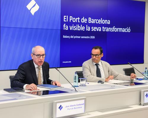 El president del Port de Barcelona, José Alberto Carbonell, acompanyat del director general, Àlex Garcia.