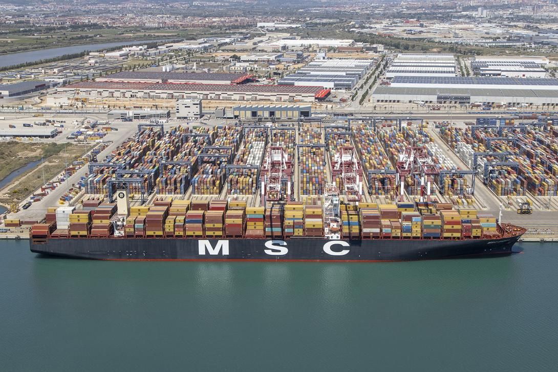 Terminal de contenedores del muelle Prat