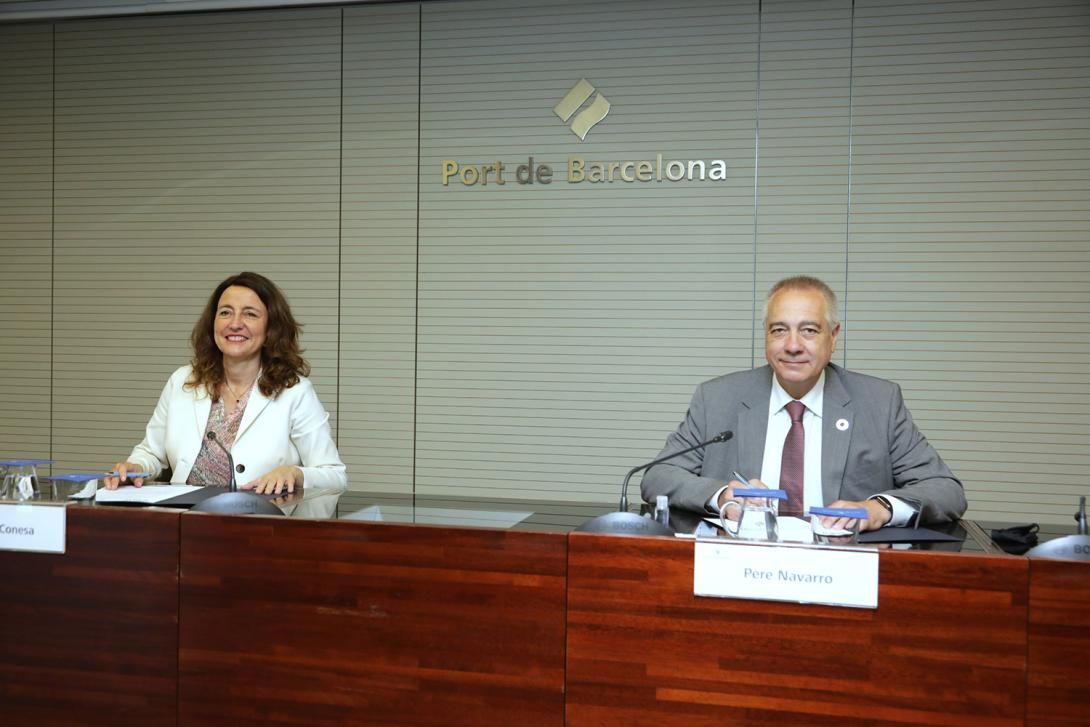 Mercè Conesa, presidenta del Port de Barcelona; i Pere Navarro, delegat especial de l'Estat en el Consorci de la Zona Franca de Barcelona i president de BNEW.