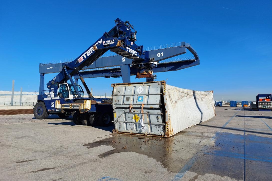 El Port de Barcelona realiza con éxito un simulacro de accidente en la terminal de BEST