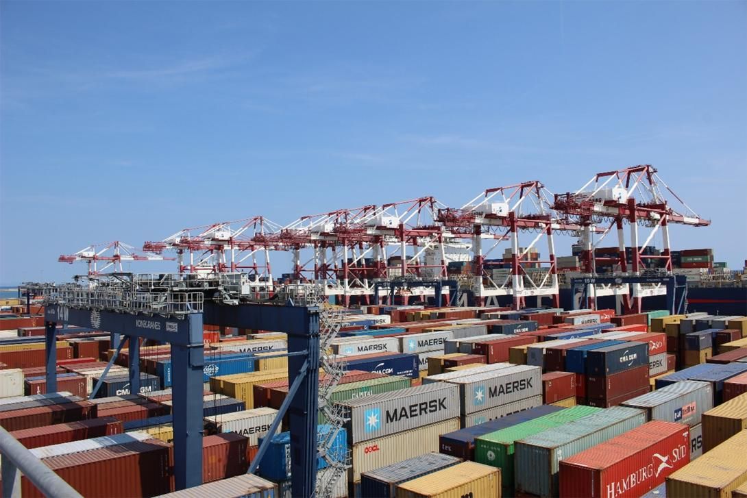 El Port de Barcelona mueve 3,2 millones de TEU hasta noviembre, un 21,6% más que el año anterior