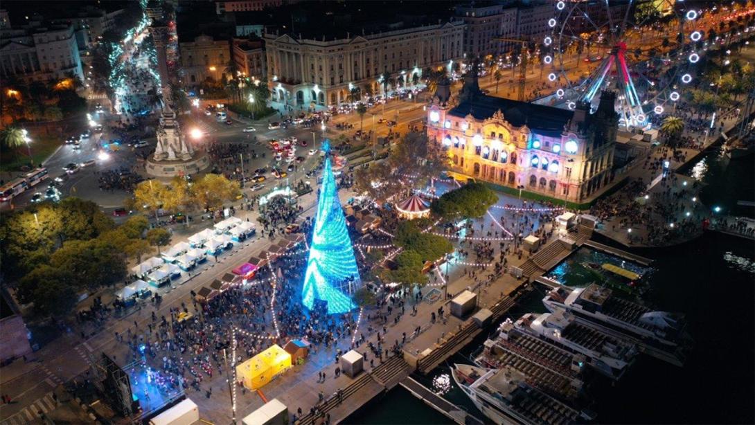 Primera edición de la feria de Navidad del Port Vell.