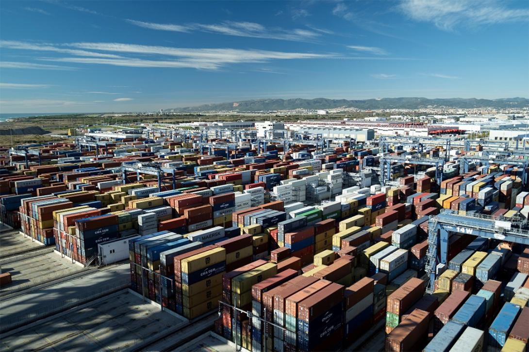 El movimiento de contenedores en el Port de Barcelona ha experimentado un significativo repunte en noviembre.