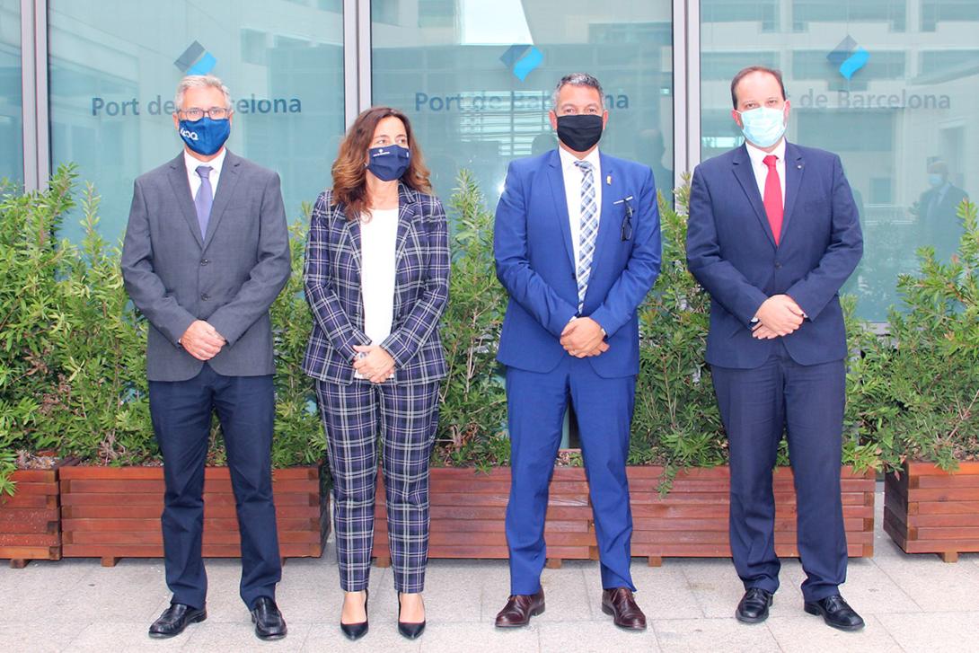 D’esquerra a dreta: el director de Seguretat Corporativa del Port de Barcelona, Bernat Baró; la presidenta del Port, Mercè Conesa; el conseller d’Interior, Miquel Sàmper; i el director dels Mossos d’Esquadra, Pere Ferrer.