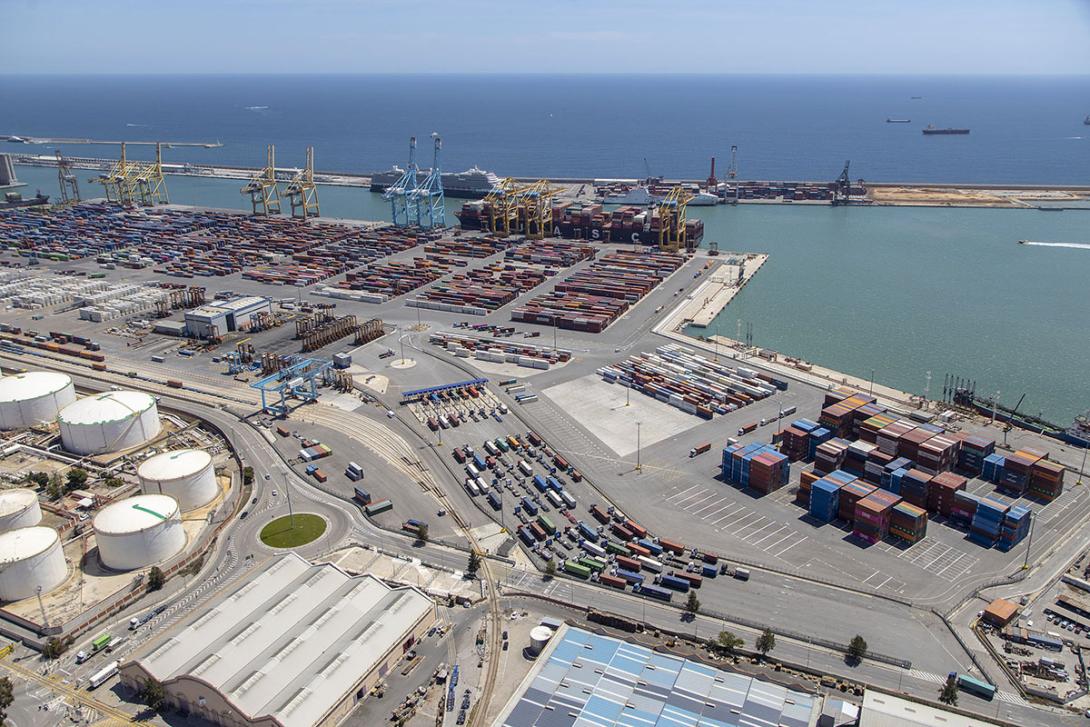 Terminales del Port de Barcelona.