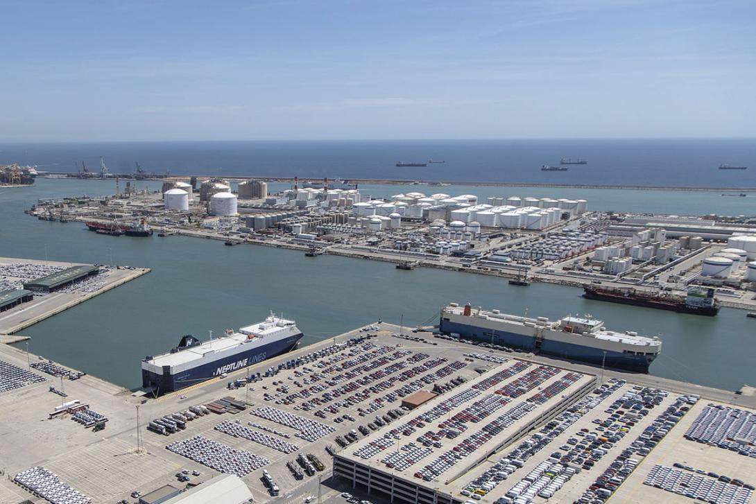 Vista aérea de la Dársena Sur y el muelle de la Energia.