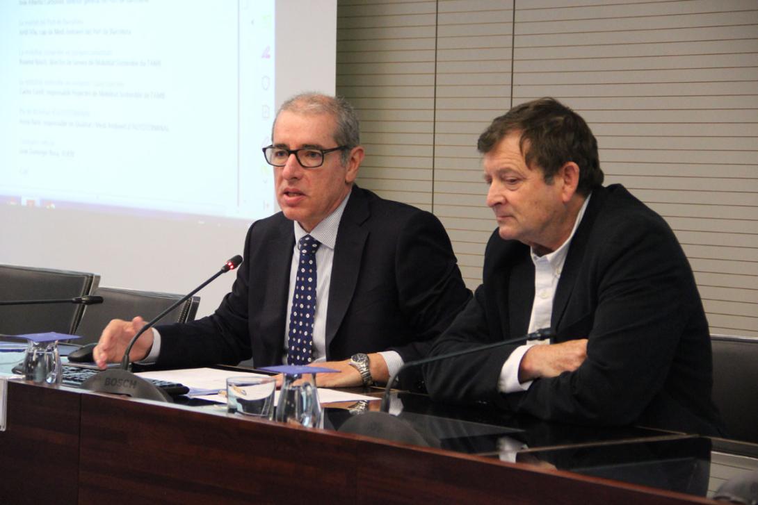 El director general del Port de Barcelona, José Alberto Carbonell; y el presidente del Grupo de Trabajo de Calidad Ambiental del Consejo Rector de la Comunidad Portuaria, Eduard Duran.