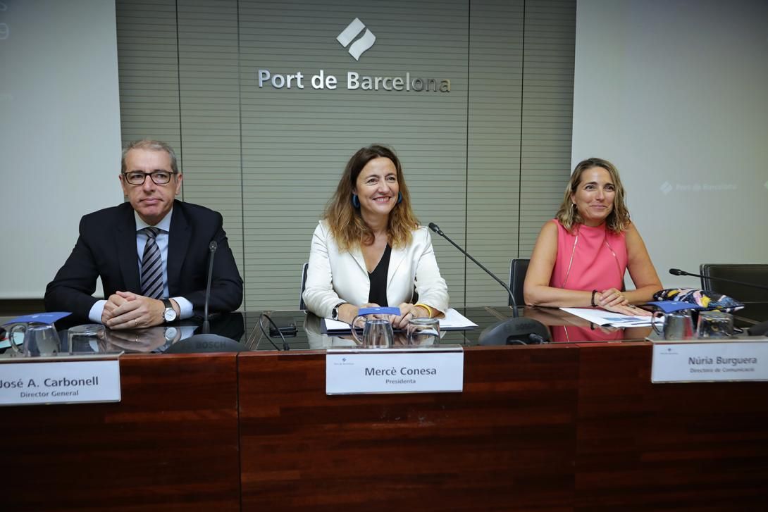 José Alberto Cabonell, director general; Mercè Conesa, presidenta del Port de Barcelona; i Núria Burguera, directora de Comunicació.
