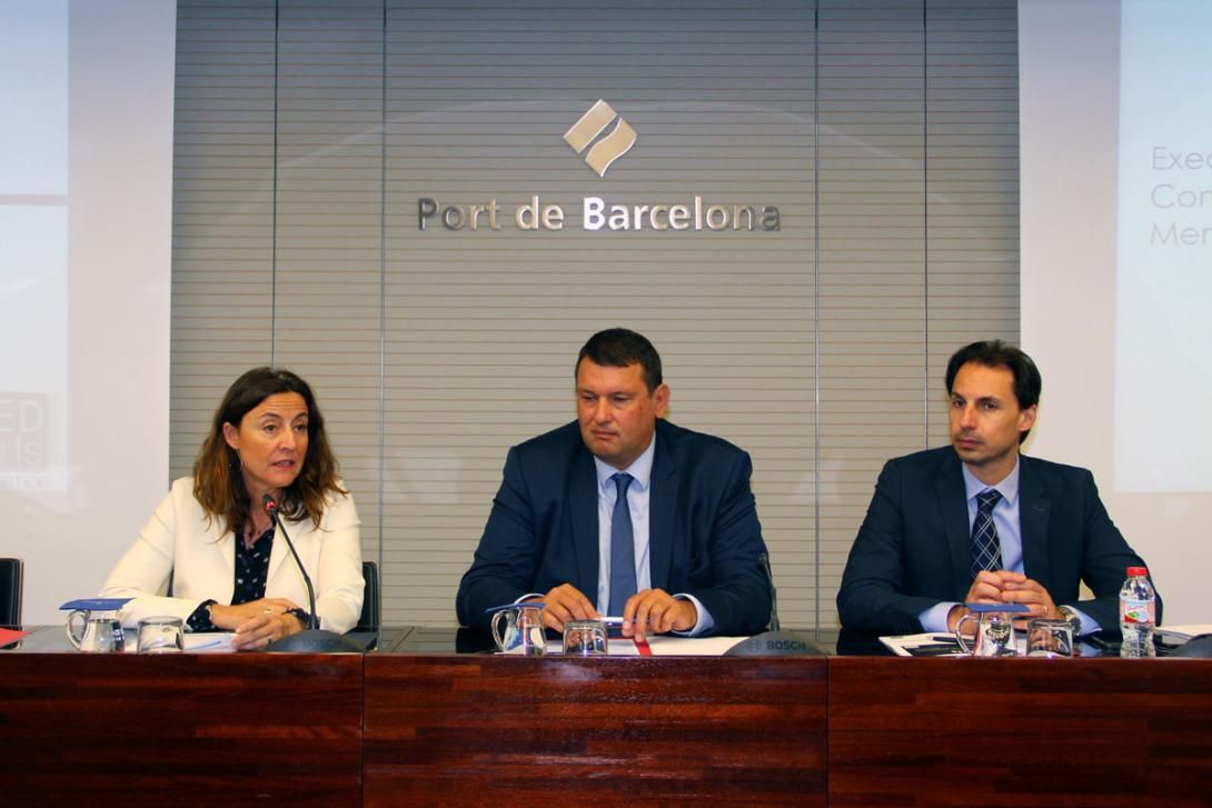 Los representantes de los puertos integrados en la asociación MEDPorts, hoy, en el Puerto de Barcelona.