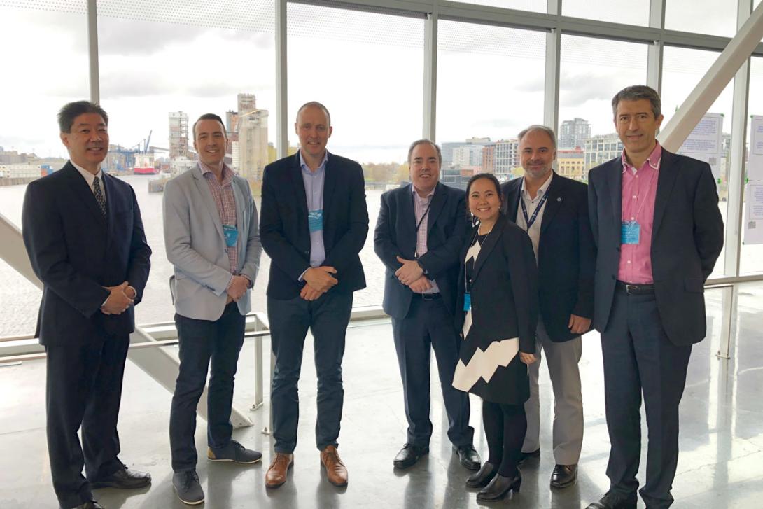 Representants de la iniciativa chainPORT. El cap de Gestió de serveis Tecnologies de la Innovació i la Comunicació del Port de Barcelona, Albert Gonzalez, es troba a la dreta de la fotografia.
