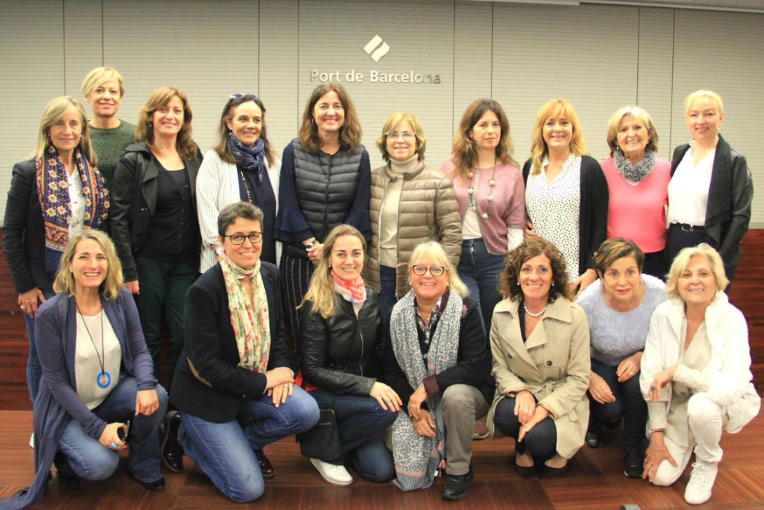 Delegación de la Fundación Internacional de la Mujer Emprendedora (FIDEM) que ha visitado las instalaciones del Port de Barcelona.