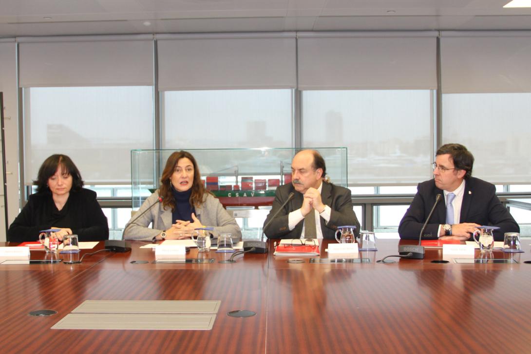 Helena Borbón, administradora de l’Empresa d’Inserció CODEC (Fundació CARES); Mercè Conesa, presidenta del Port de Barcelona i del Grup CARES; Josep-Eladi Baños, rector de la Universitat de Vic; i Xavier Torres, president de la Federació Catalana de Vela.