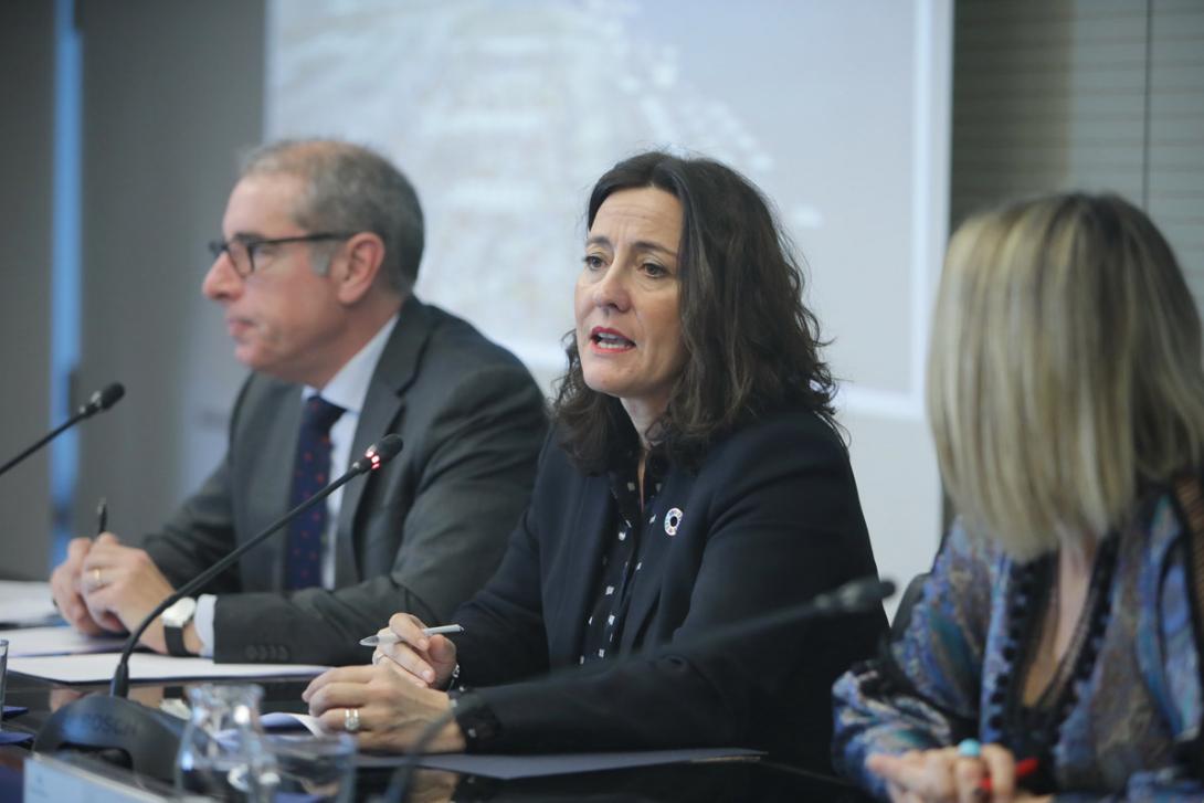 D’esquerra a dreta, el director general del Port de Barcelona, José Alberto Carbonell; la presidenta del Port de Barcelona, Mercè Conesa; i la directora de Comunicació i Relacions Institucionals, Núria Burguera.