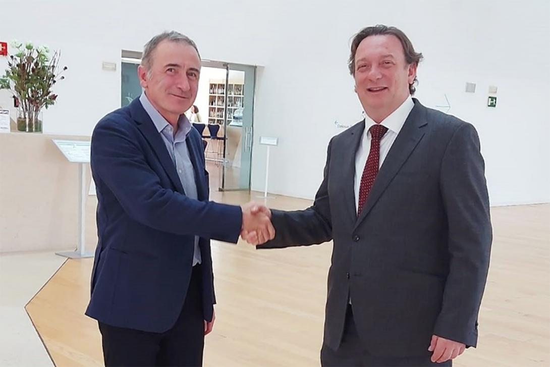 D’esquerra a dreta: Luís Puzo, representant del Port de Barcelona a l’Aragó, Navarra i La Rioja; i Ángel Gil, gerent d’ALIA.