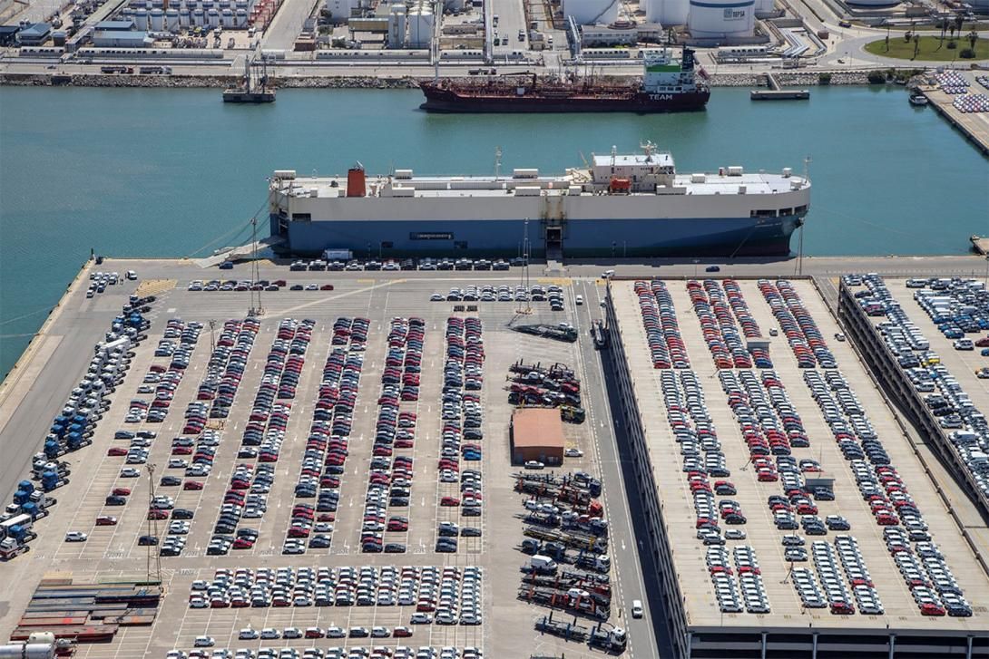 Terminals d’automòbils al Port de Barcelona.