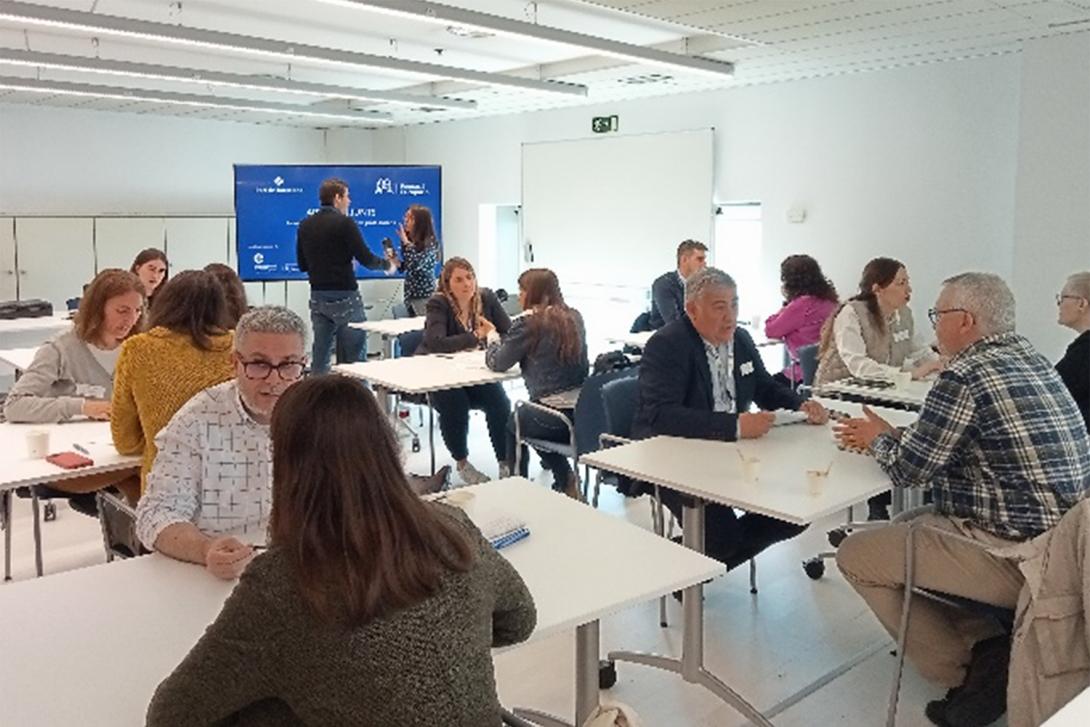 Durante la jornada celebrada ayer se mantuvieron más de 60 reuniones.