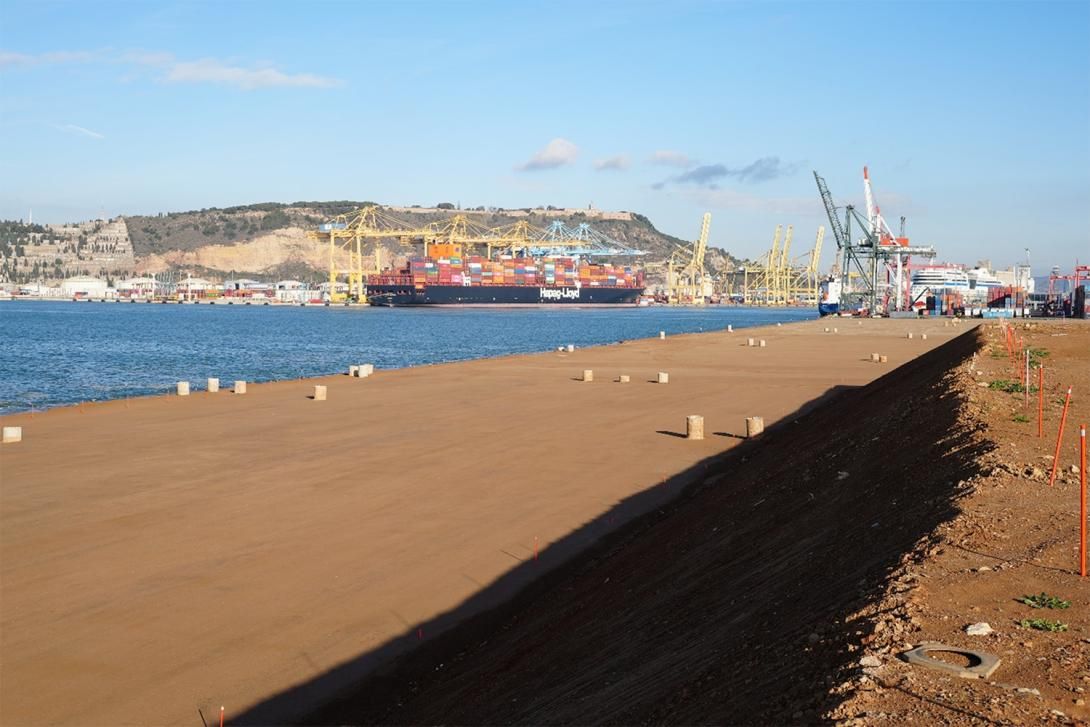 La 3ª fase de la ampliación del muelle Adossat durante el proceso de construcción.