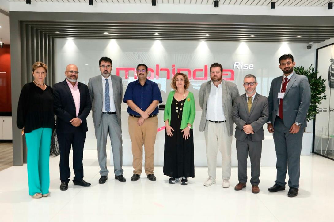 La reunió amb Mahindra va tenir lloc a la seu de la companyia a Mumbai.