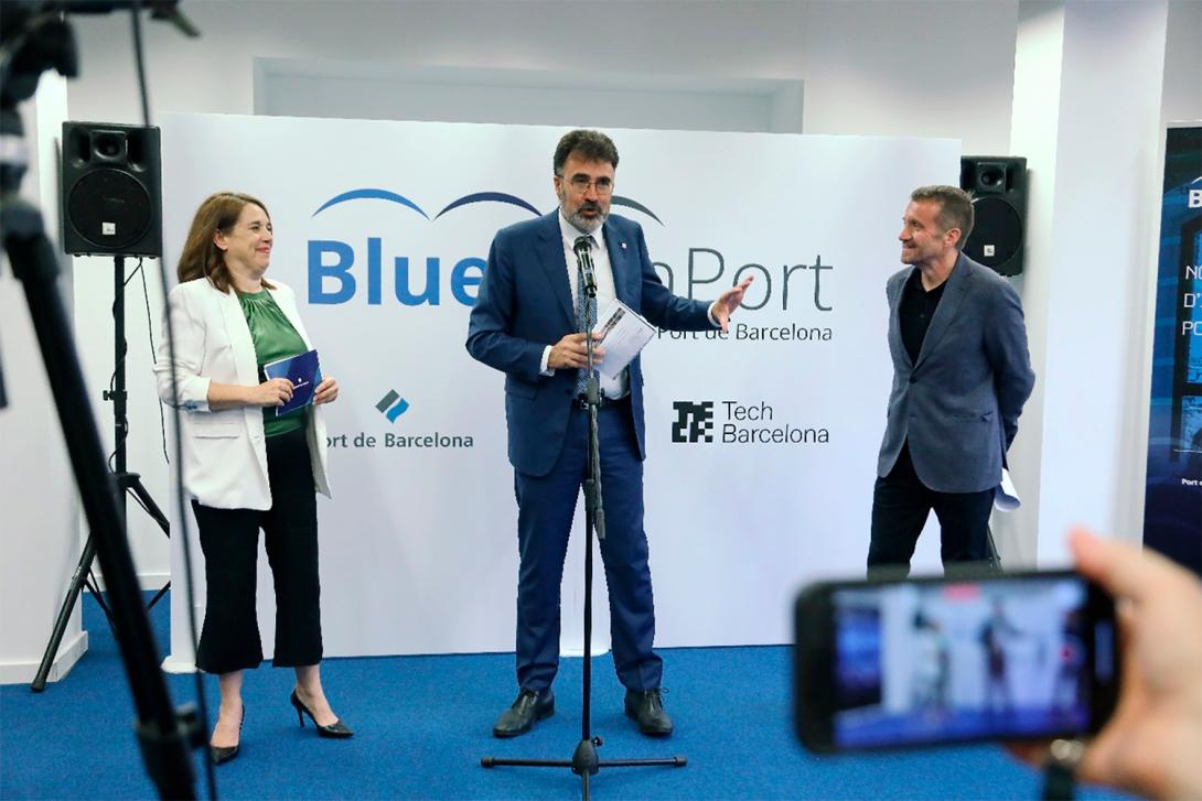 El president del Port de Barcelona, Lluís Salvadó, acompanyat per la directora d’Innovació del Port, Emma Cobos, i el CEO de Tech Barcelona, Miquel Martí, en l’acte d’inauguració del BlueTechPort el passat mes de juliol.