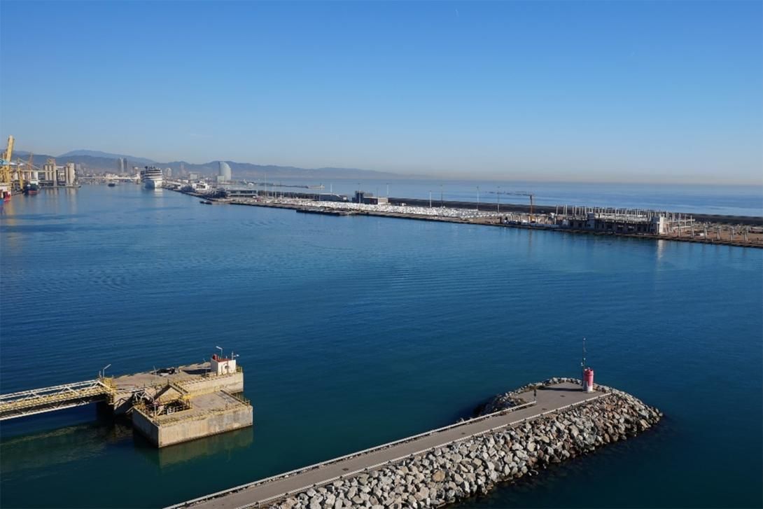 La futura terminal de MSC en el muelle Adossat, actualmente en construcción, será la primera terminal de cruceros equipada con un OPS, gracias a la galería submarina de servicios conectará los muelles de la Energia y Adossat.