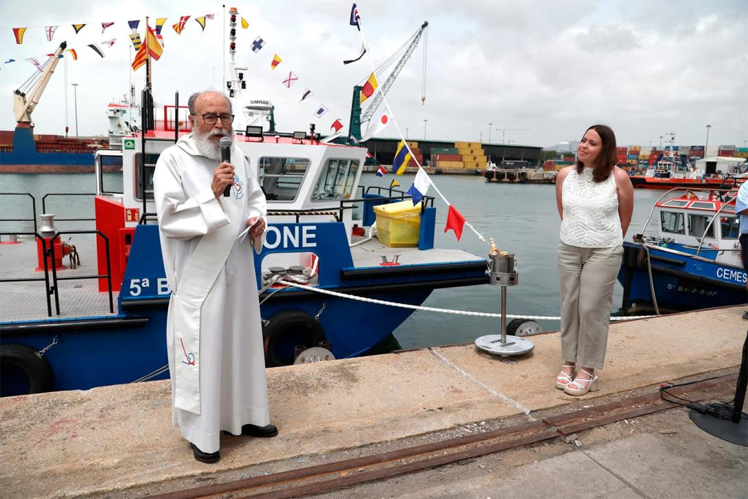 El delegat diocesà d’Stella Maris, Ricard Rodríguez-Martos i la madrina de l’Ambaone, Sandra Hinojo.