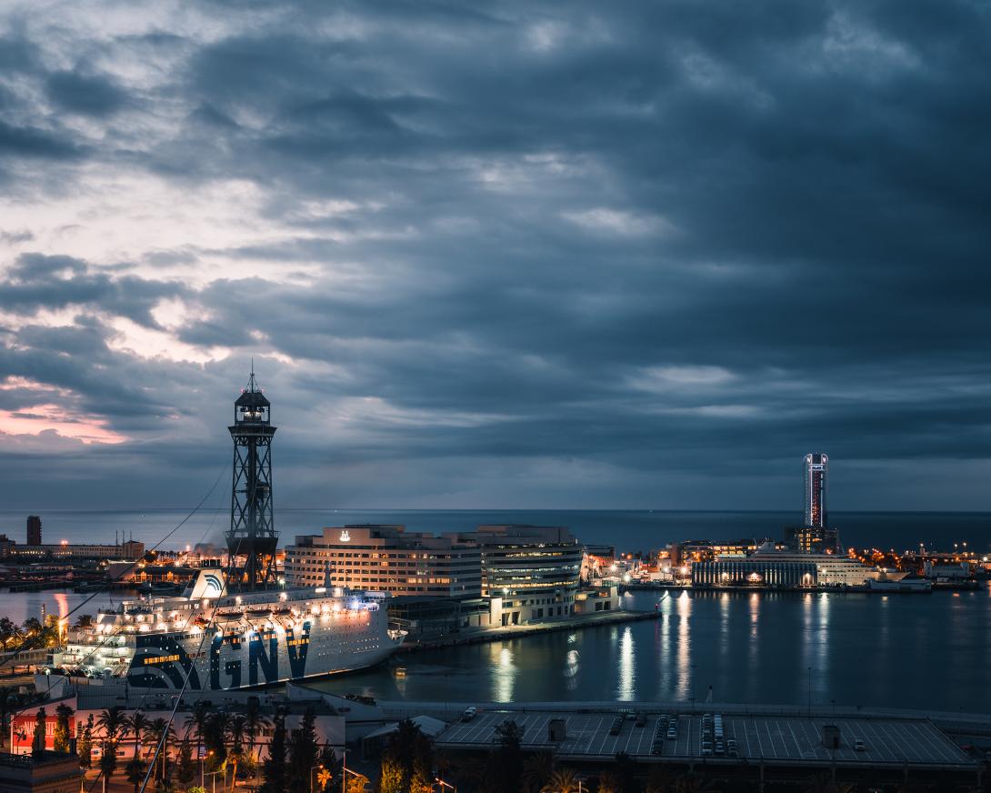 Panoràmica nocturna del Port Vell