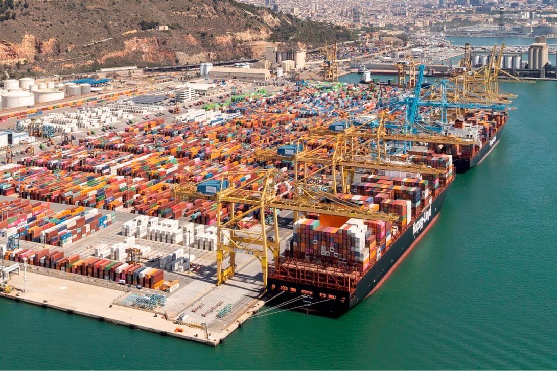 Terminal de contenidors al Port de Barcelona.