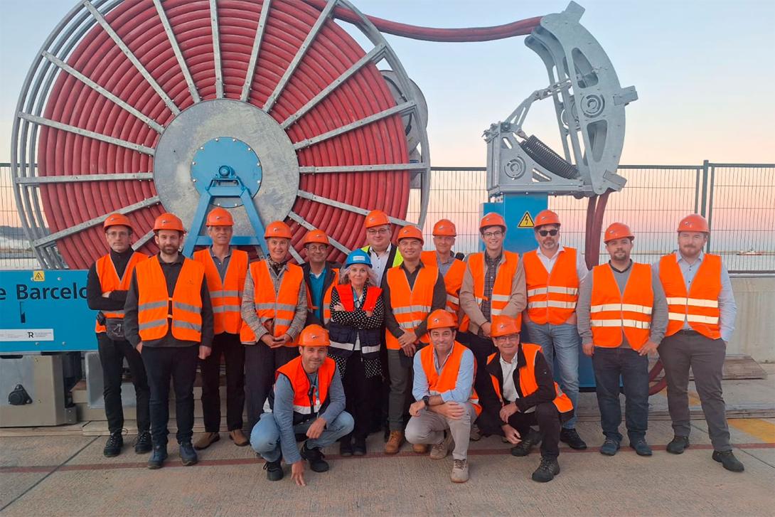 Los miembros del grupo de trabajo sobre sistemas OPS de la PIANC durante su visita al OPS de BEST.