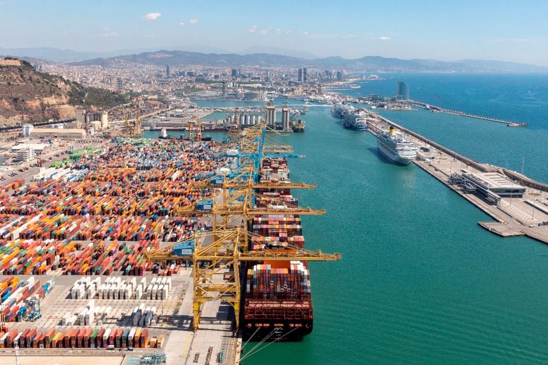 Vista aérea del Port de Barcelona. 