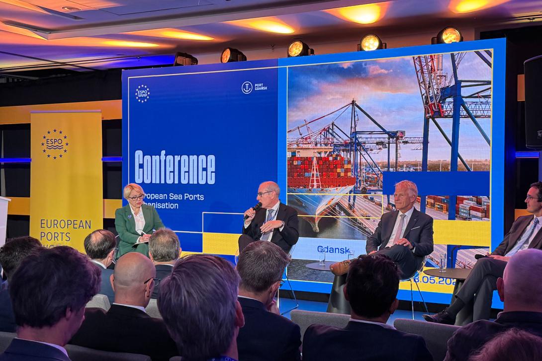 El presidente del Port de Barcelona, José Alberto Carbonell, intervino ayer en la conferencia anual de la ESPO en Gdansk.