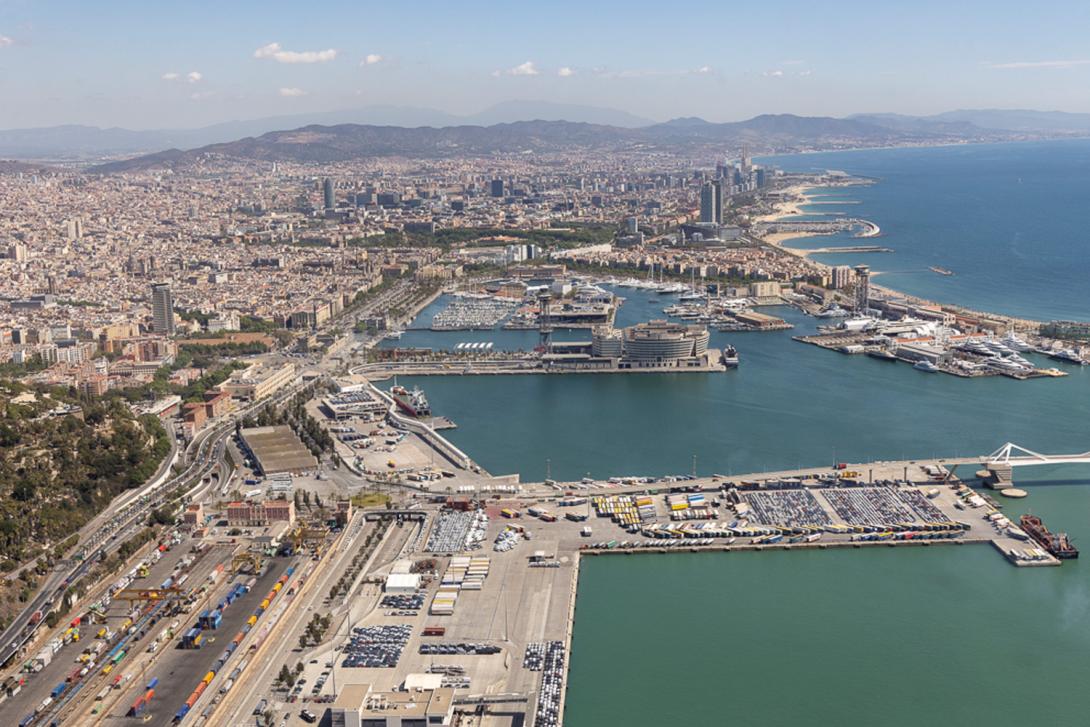 Panoràmica del Port de Barcelona. 