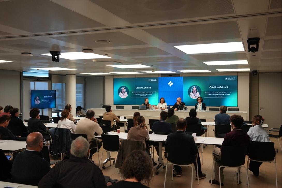 La jornada “CIRCULARS. Connectem el plàstic” va reunir empreses que generen i gestionen residus plàstics amb altres que potencialment els poden incorporar als seus processos productius. 